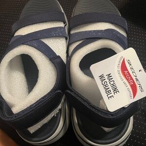 Sketchers sandals ArchFit Size 10.